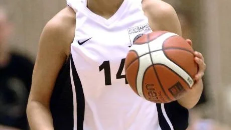 tungt. Mikaela Hägglunds BG förlorade med 35-83 mot Sallén. Foto: LINUS HÖÖK