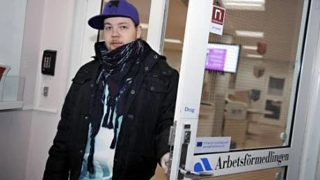 GER INTE UPP. Sebastian Harila har varit arbetssökande i sex år. Praktikplatserna har avlöst varandra och han hoppas snart få en anställning. Foto: Mattias Forsberg