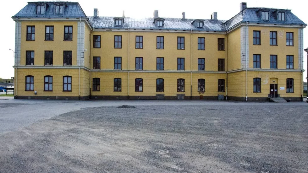 7.e komp. Här bodde artillerister under värnpliktstiden. Nu ska kasernen omvandlas till buddistiskt centrum med tempel och meditation.