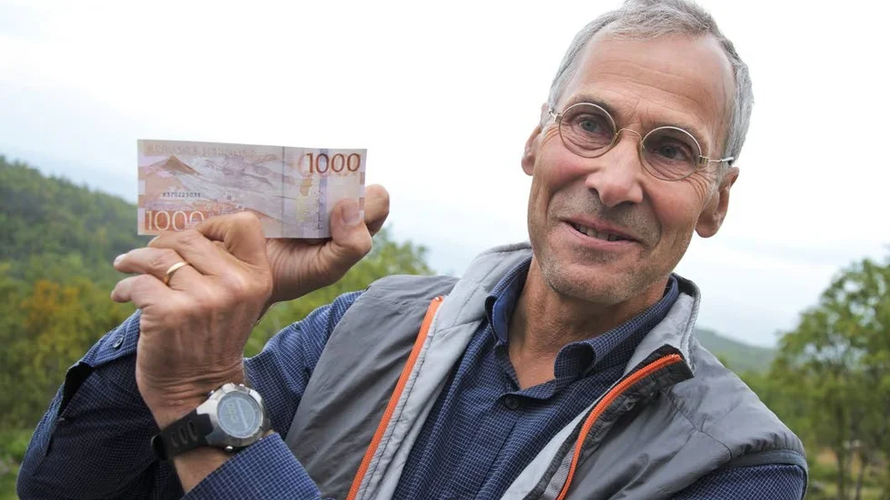 Sarek. Fotografen Claes Grundsten har sitt fjällmotiv, fotograferat från Sarektjåkka, på baksidan av den nya tusenlappen.