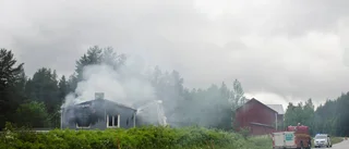 Räddades ur brinnande villa