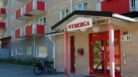 Det blir ingen förstärkning av nattpersonalen på Nyberga i Älvsbyn. Det står klart efter kommunfullmäktiges möte i går. Vänstern och Folkpartiet slogs förgäves för att få loss 300 000 kronor till ytterligare en nattjänst. (Arkivbild)