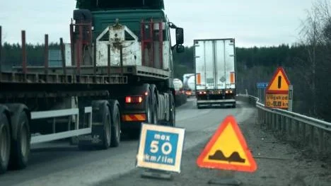 Varningar för vägskador och förrädiska gupp har varit ständigt återkommande efter Bergsviksbron i Piteå. Nu ligger dock Trafikverket i startgroparna för att åtgärda bristerna en gång för alla. (Arkivbild)