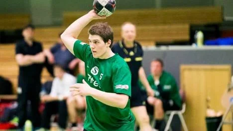 Erik Karlsson (bilden) prickade in 24-23 innan Anton Lundström avslutade målskyttet i par spännande slutminuter.