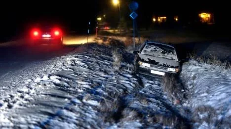 Två bilar var inblandade i en olycka i Långnäs i går.