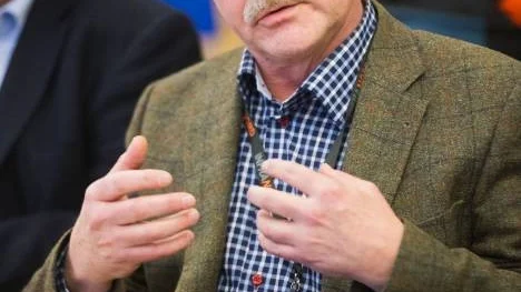 "Jag har inte hört att någon kommun ska göra besparingar, men däremot kan man göra effektiviseringar" säger Henry Lundgren, Kommunförbundet i Norrbotten.