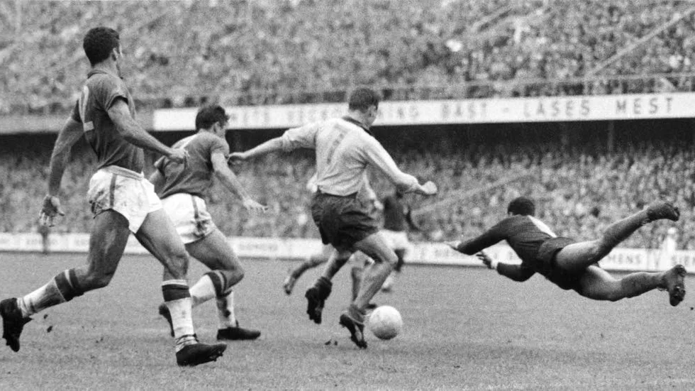 Preimär. Den första riktigt stora tv-händelsen var fotbolls-VM 1958.