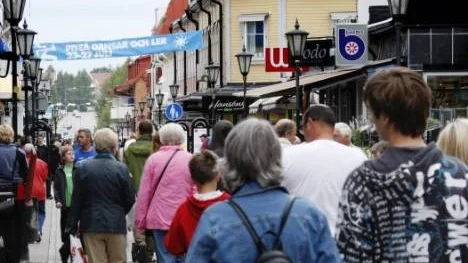 Antalet personer vars inkomst till 80 procent eller mer består av statliga stöd eller bidrag har fördubblats i Piteå sedan 1993. Det är den största ökningen i hela länet. Sett till landet som helhet ligger Norrbotten också i topp. Personerna på bilden har inget med innehållet i texten att göra.
