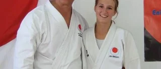 Beatrice har nått målet - tog svart bälte i karate