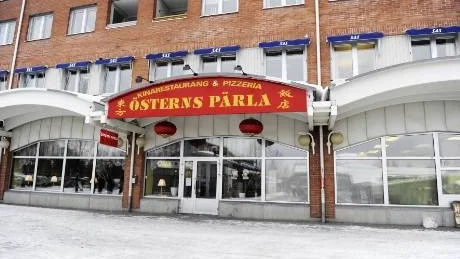 BUFFÉ. Österns pärla bjuder på goda huvudrätter men i övrigt är det inte så spännande.  Foto: PETRA ISAKSSON
