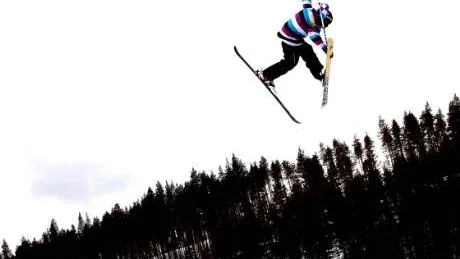 TRÄNAD FÖR LANDNING. Det ser farligt ut, men åkarna vet hur de ska landa för att inte göra sig illa.