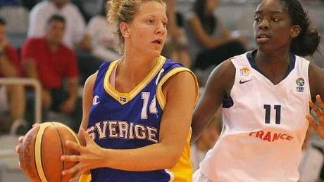 NY ROLL. Under UEM har Julia Vestin fått åta sig mer defensiva uppgifter. Foto: Ulrich Schulte/Fiba EuroPE