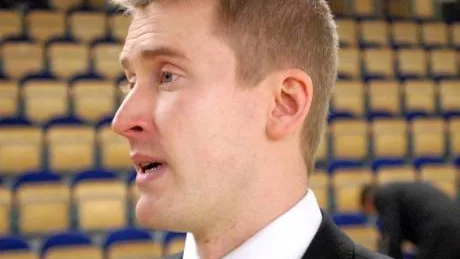 l Dennis Pihl, coach.
