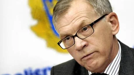 FÖRSVÅRA. Luleås kommunalråd Karl Petersen säger att Luleå kommun kan störa den organiserade brottsligheten. Bland annat genom att dra in utskänkningstillstånd för krögare.