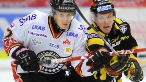 Jonathan Hedström får inte fortsätta i Luleå och kan nu vara på väg till  Skellefteå.