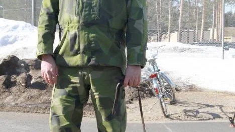 Johan Lindahl, taktisk operativ officer på F21 (med hunden Spana), tyckte att det var bra att få information om vad om är på gång inom försvaret av ÖB själv. "Men visst känner man ändå en viss oro".