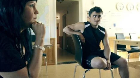 "Yad gillar att jobba", säger boendechefen Anna-Maria Nilsson och Yad Khaled Mahmoud från Irak kan inte annat än instämma. Han trivdes med sommarjobbet på Reprisen, men på måndag börjar skolan om. Och det ser Yad fram emot. Han är en av dem som fått avslag på sin asylansökan, men som överklagat beslutet till migrationsdomstolen.