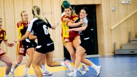 TUFFT. Det blev förlust med ett mål för Bodens handbollstjejer mot Tyresö.