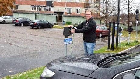 KAN UTÖKA. "Vi börjar med sex platser för busspendlarna men visar det sig att behovet är större så utökar vi dem", säger Jan Nilsson.  Foto: Britt-Louise Spets