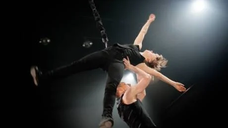 l Aerialdance med Lisen Ellart och Patrik Häggström.Foto: Lottalinea Photography