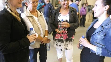 Från arbetsförmedlingen respektive kommunen kom Marie Sundqvist, Ewa Pettersson, Siv Jonsson och Anne Labba. "Vi är ute och kikar på olika företag, eftersom vi ska coacha folk till jobb och praktik känns det bra att se verksamheten", säger Marie Sundqvist.