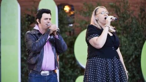 I helgen ser jag reprisen av fantastiska SVT-serien "Elvis i Glada Hudik"!