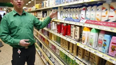 "Bara här ligger stölderna på nära en procent av hela omsättningen. Vi skulle kunna heltidsanställa två personer till för de pengarna", säger Janne Lindström, butikschef på Coop i Älvsbyn.