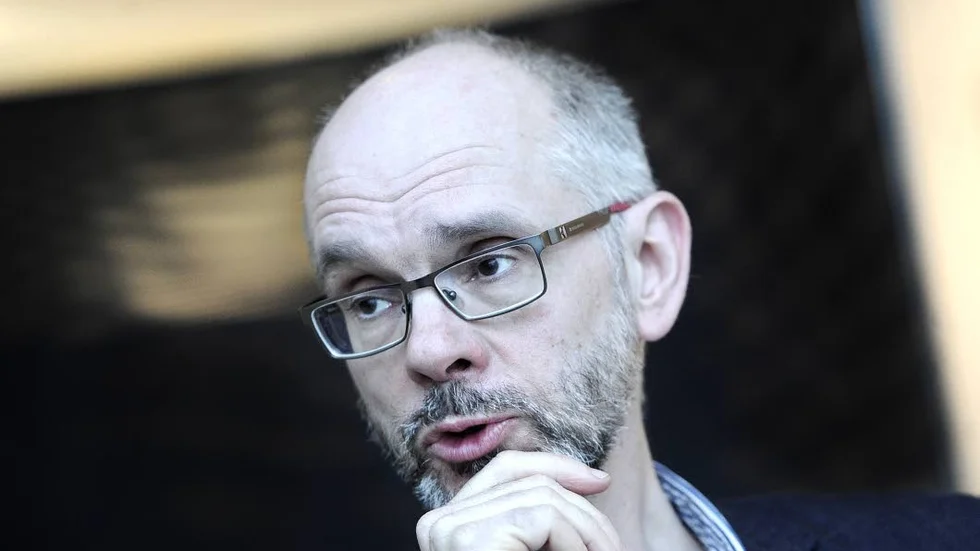 Ska finnas vårdplan. "Det ska naturligtvis inte vara så att man inte får någon vårdplan", säger landstingsdirektör Mats Brännström. Han ska kontakta läkarna i Sunderbyn och begära en ny redogörelse om Anna-Karin Johanssons situation.