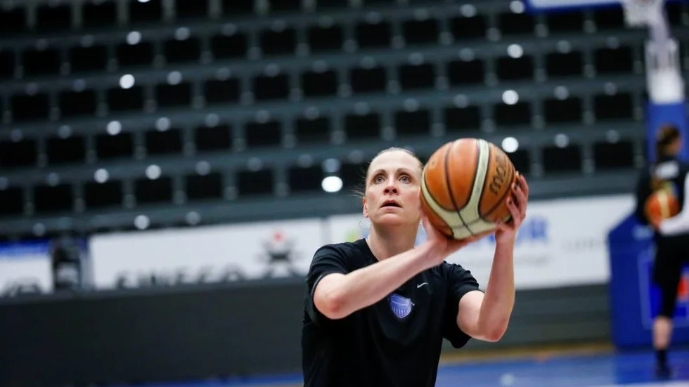 Liv tar gestalt. Basketspelaren Anna Bartholds liv gestaltades av Lule Stassteater i den sista föreställningen av "Vi tar ditt liv" på Lillan i onsdagskväll.