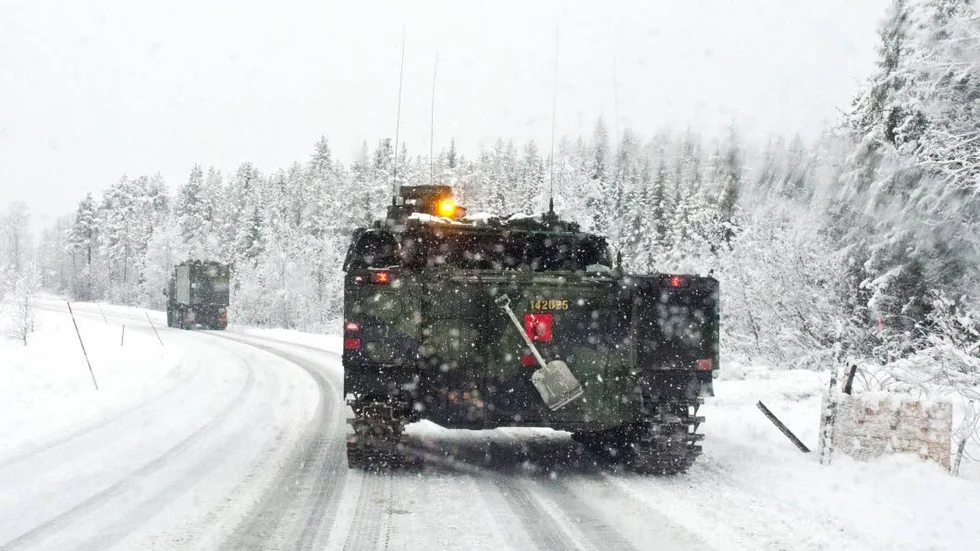 Rysk storövning. Ryssland genomför just nu en oannonserad larmövning längs gränsen från Nordnorge till Polen. Här svenska militärfordon under övningen Cold Response för ett år sedan.