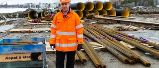 Hyllar samverkan med entreprenör