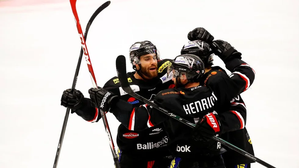 Till Luleå. Jacob Lagace och John Henrion är på väg till Luleå. Återstår att se om det blir på bröderna Abbotts bekostnad.