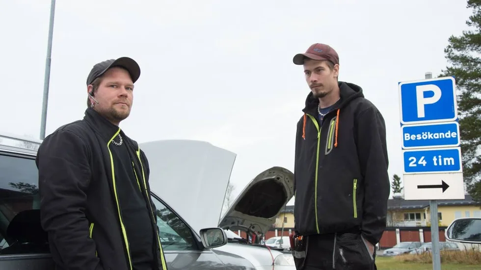 Sunkigt. "?Men förutom det så är det trivsamt", anser Johan Granberg, med kompisen Christian Eliasson till höger.