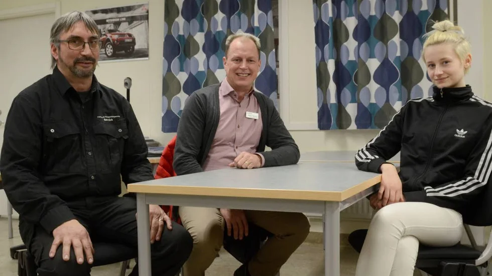 Programråd. Bert-Erik Andersson, Jörgen Vikström och Julia Hagberg är några som under måndagen diskuterade ett eventuellt Motorbranschcollege.