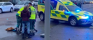 Cyklist förd till sjukhus efter olycka på De Geersgatan