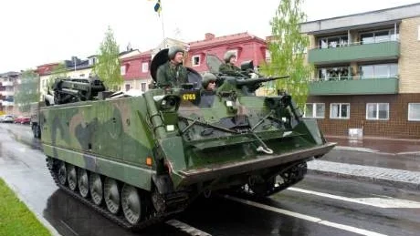MULLER. Det dånade på Kungsgatan när vagnarna rullade genom centrum.