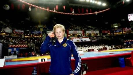 LÄMNAR. På VM 2011 blev det en bronsmedalj för Ida-Theres Nerell. Någon upprepning blev det inte på EM. Den förre BK Snar-brottaren blev sjuk och tvingades lämna återbud till gårdagens tävling i 59-kilosklassen.