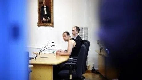 FÖRNEKADE BROTT. Trots det häktades både 17-åringen och den 23-åringe mannen (bilden) som på sannolika skäl misstänkta för grov våldtäkt och rån. Vid sin sida under förhandlingen hade 23-åringen advokat Magnus Eriksson.