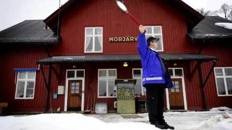 KVAR. Tanken var att den sista tågklareraren skulle lämna Morjärvs station i mitten av december. Nu blir det inte så. På bilden Gunnar Markström.