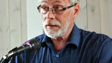 KÄRVARE TIDER. Enligt Stig Eriksson, (V), bör prioriteringarna ligga på barn och äldre.