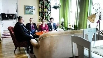 Ulla Öberg är Månstrimmans första hyresgäst och hon fick på onsdagen besök av landshövding P-O Eriksson, grundaren Christer Johansson och vd:n Simon Johansson.