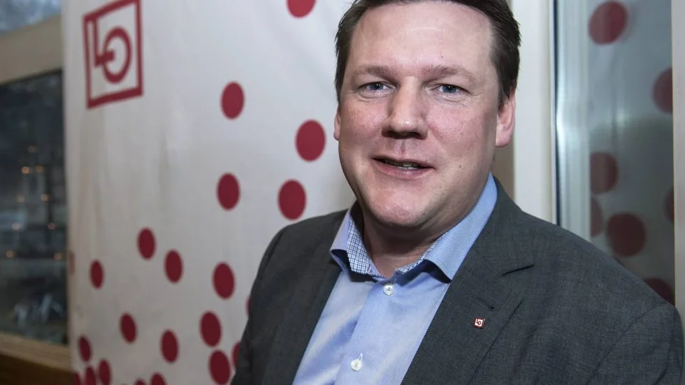 SKILJELINJER. ”Det gör otrolig skillnad om vi har en moderatledd eller en S-ledd regering”, säger LO:s vice ordförande Tobias Baudin i ett samtal med PT:s ledarskribent.