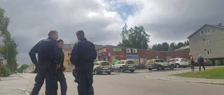 Polisen fortsätter jakten på butiksrånarna