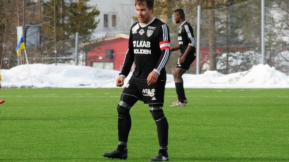 Tvåmålsskytt. Mikael Jannok fick islossning. Det hjälpte föga.