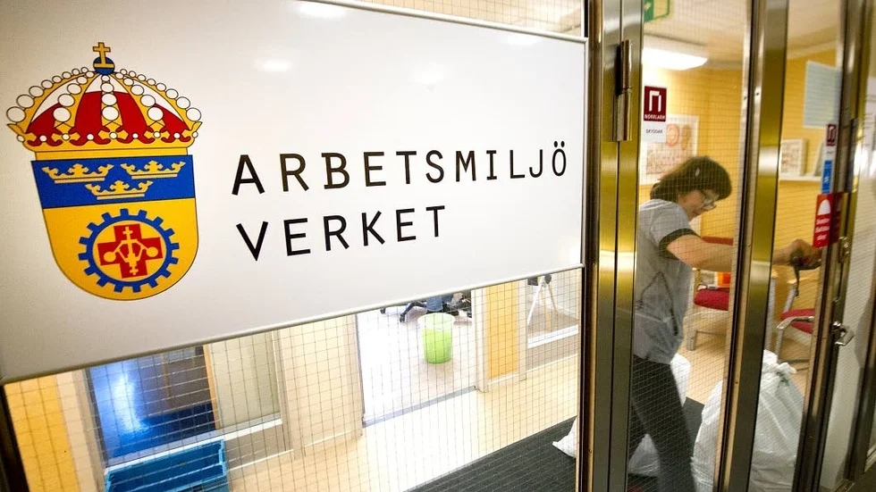 Skador. Branden på soptippen har lett till sjukskrivningar hos polisen.