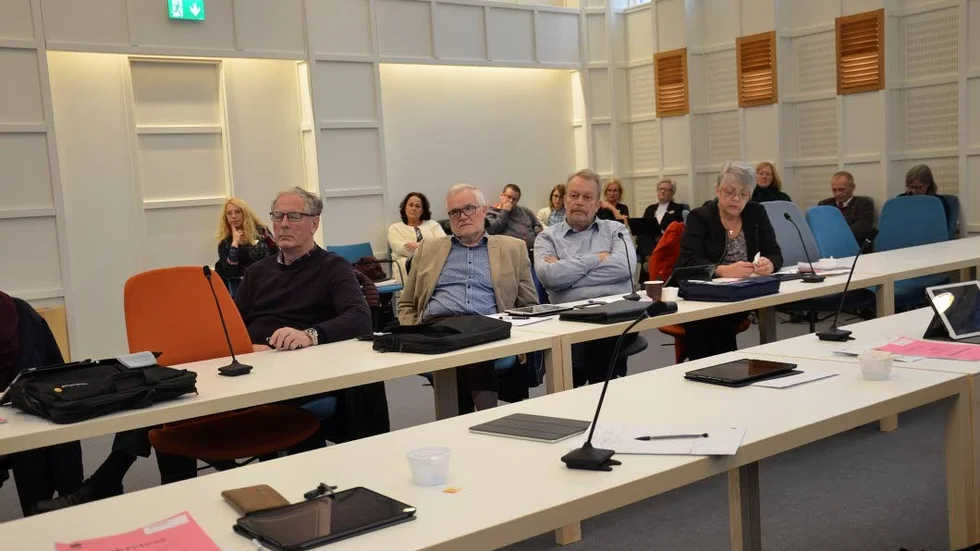 Många chefer.  Även äldre omsorgens chefer lyssnade på Norlandias presentation tillsammans med socialnämndens ledamöter.