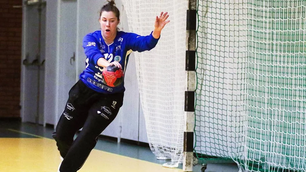 Poängräddning. Elin Hoffman gjorde comeback när Bodens BK spelade premiär i division 1 och som hon gjorde det. I slutskedet av matchen räddade hon straff och matchen slutade 25–25.