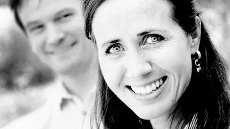 Filippa Reinfeldt (M) reade vårdcentraler och Gustaf Hoffstedt (M) säger nej till regionalpolitiska insatser för Östergarnslandet.