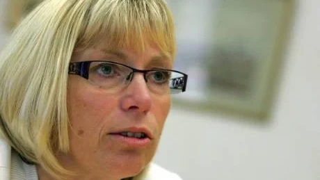 Eva Nypelius (c) fortsätter diskussionen om hur välfärden ska finansieras i framtiden. Hon får svar i dagens ledare.
