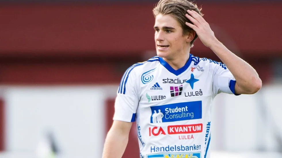 Tungt. Lagkaptenen Sebastian Sandlund och hans IFK Luleå tappade matchen i slutsekunderna.